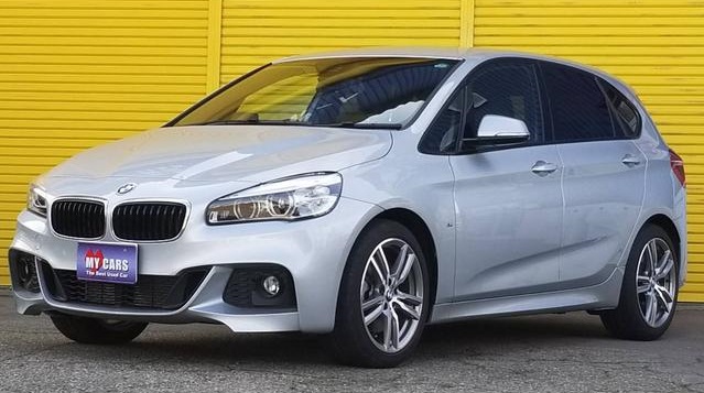 BMW 225i xDrive アクティブツアラー