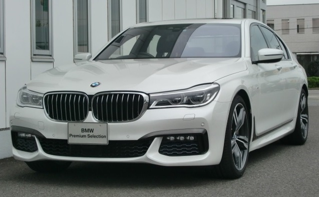 BMW 740i