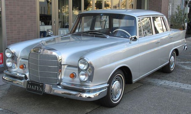 メルセデス・ベンツ 220S